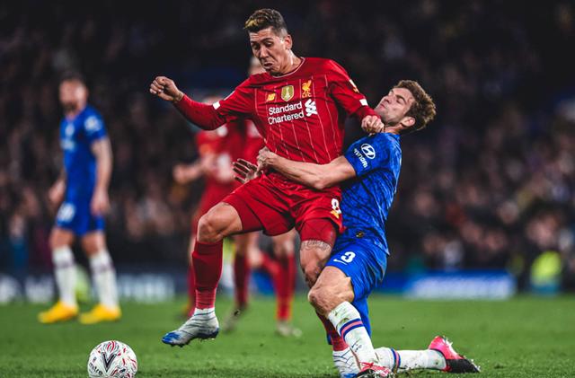 足坛曝出重磅转会，多队加入抢人大战